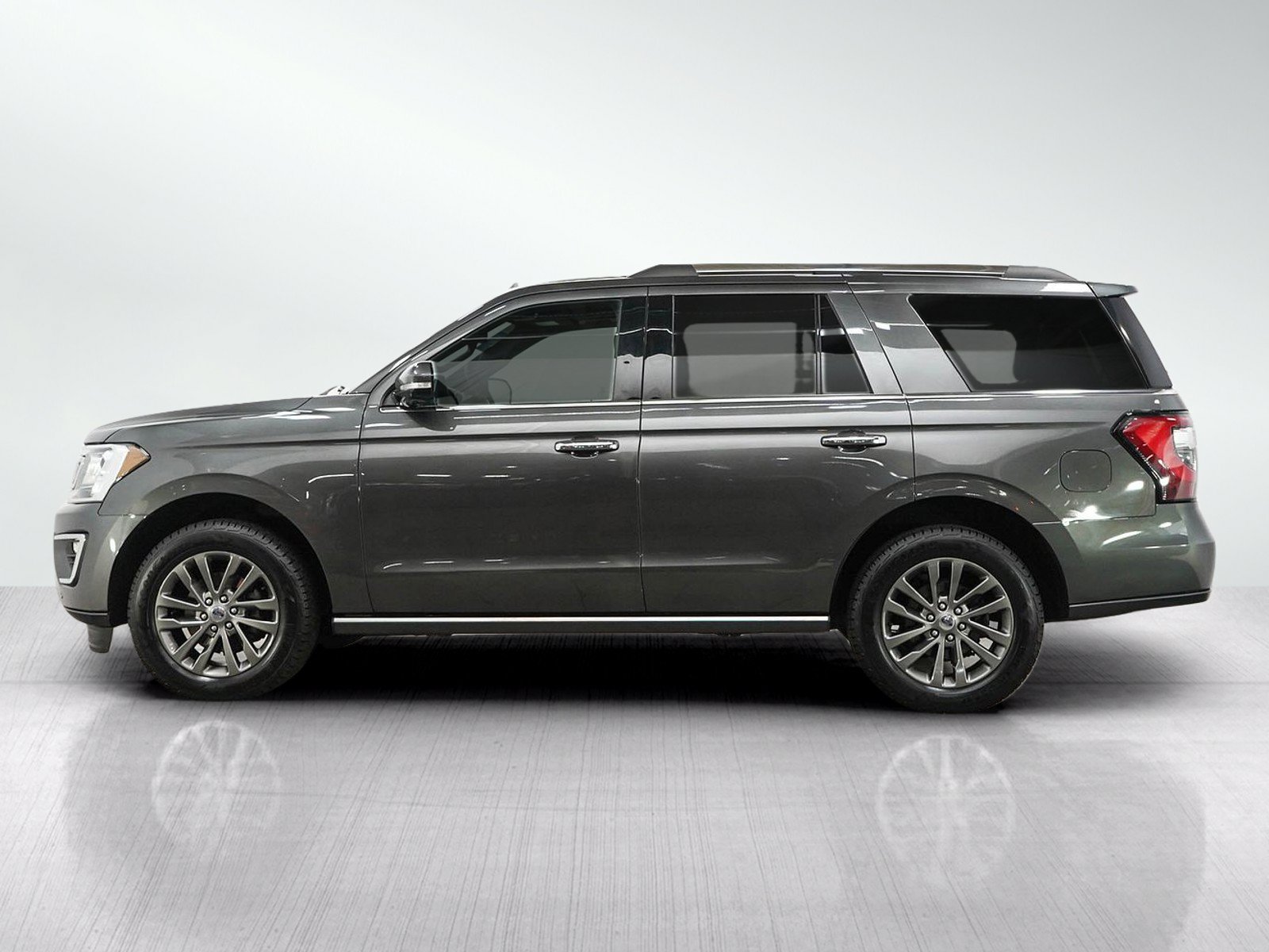 Used 2019 Ford Expedition Limited AWD/4WD image 2