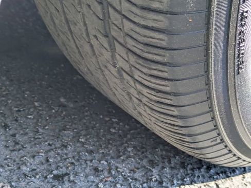 Used 2025 Chrysler Pacifica Select image 12