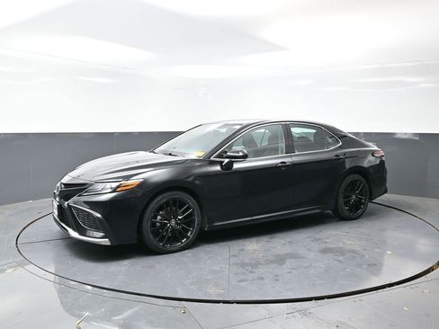 Used 2023 Toyota Camry XSE image 10