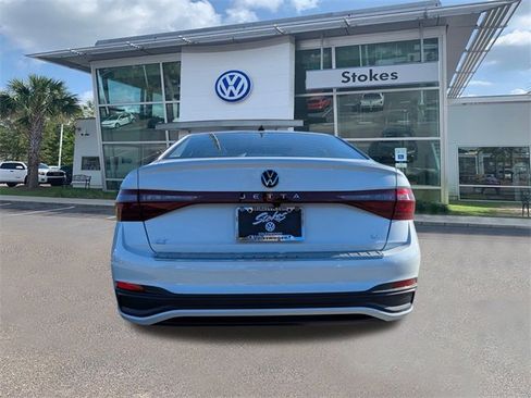 New 2026 Volkswagen Jetta SE image 5
