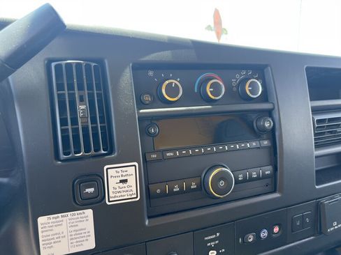 Used 2021 GMC Savana 3500 Extended w/ Power Convenience Package RWD image 19