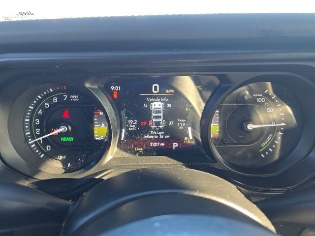 Used 2024 Jeep Wrangler Unlimited Sahara AWD/4WD image 12