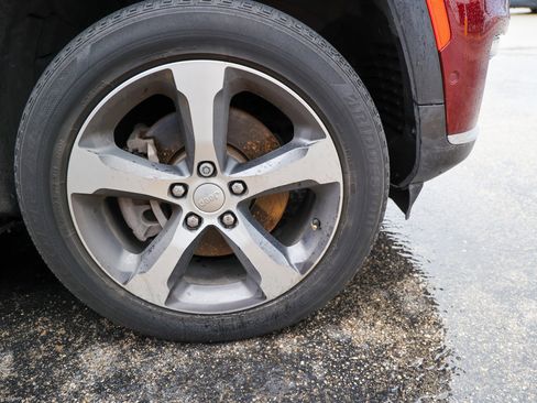 Used 2023 Jeep Grand Cherokee L Limited w/ Luxury Tech Group II RWD image 13