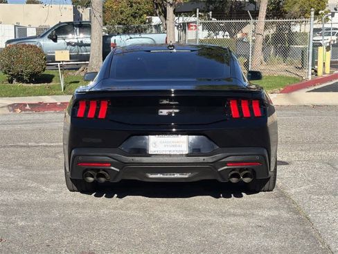 Used 2025 Ford Mustang GT Premium image 5