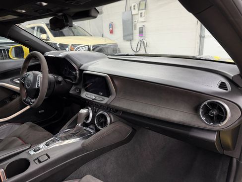 Used 2018 Chevrolet Camaro ZL1 image 18