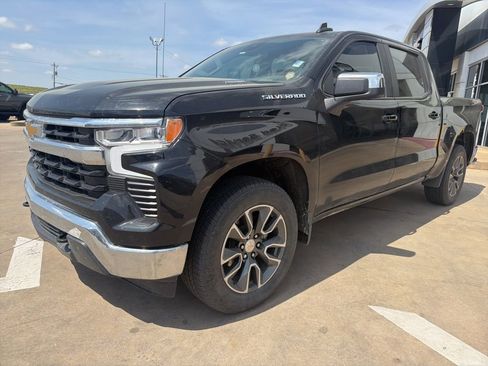 Used 2025 Chevrolet Silverado 1500 LT image 7