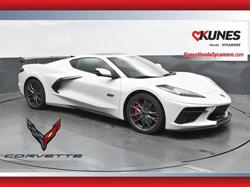 Used 2023 Chevrolet Corvette Stingray Premium Cpe w/ Z51 Performance Package RWD image 1