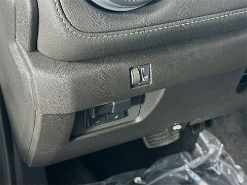 New 2025 Chevrolet Colorado LT w/ LT Convenience Package image 5