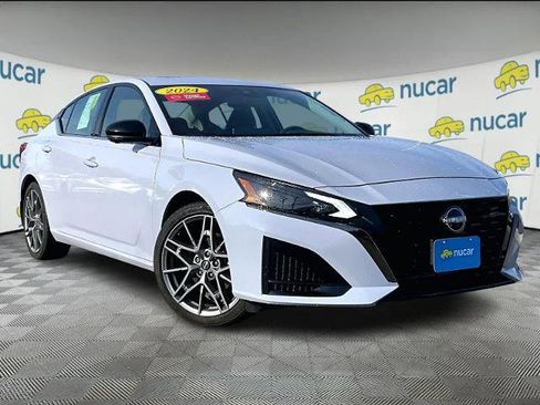 Certified 2024 Nissan Altima 2.0 SR image 1