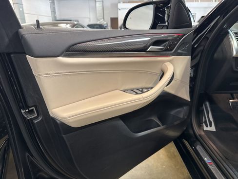 Used 2023 BMW X4 M40i image 9