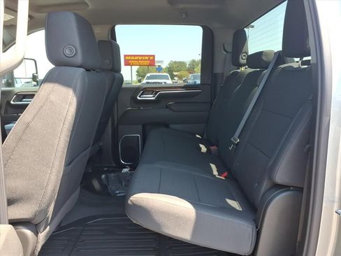 New 2026 GMC Sierra 2500 SLE w/ SLE Value Package; AWD/4WD image 15