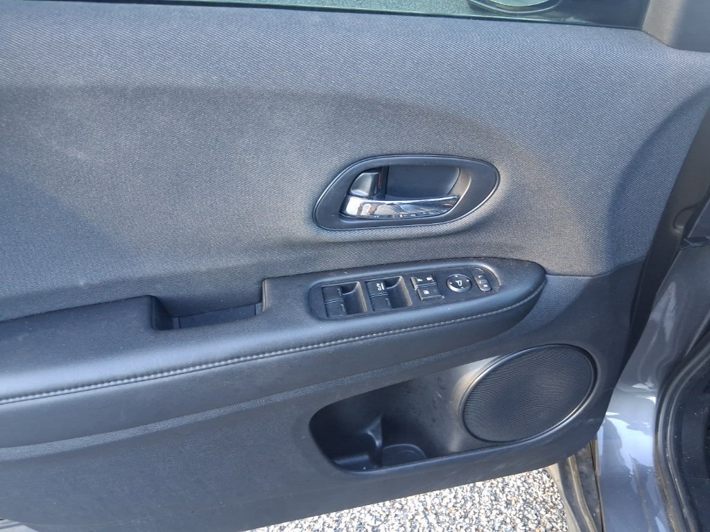Used 2022 Honda HR-V LX image 8