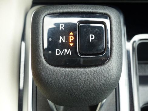 Used 2022 Nissan Pathfinder SL w/ SL Black Package AWD/4WD image 58
