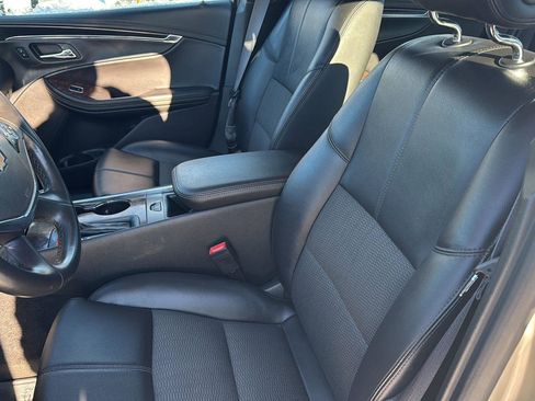 Used 2015 Chevrolet Impala LT w/ Convenience Package image 13