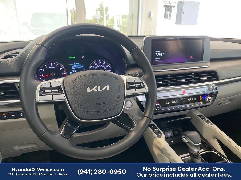 Used 2022 Kia Telluride EX w/ EX Premium Package FWD image 3