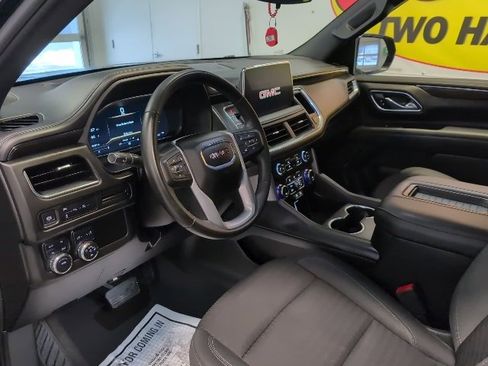Used 2024 GMC Yukon XL SLE image 12