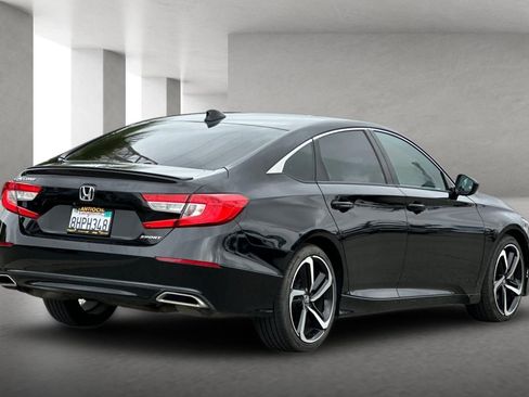 Used 2018 Honda Accord Sport image 4