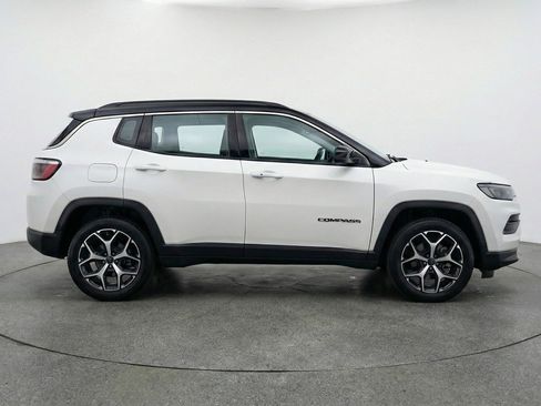 Used 2025 Jeep Compass Limited AWD/4WD image 8