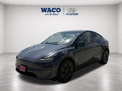 Used 2024 Tesla Model Y Long Range AWD/4WD image 3