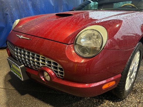 Used 2004 Ford Thunderbird image 35