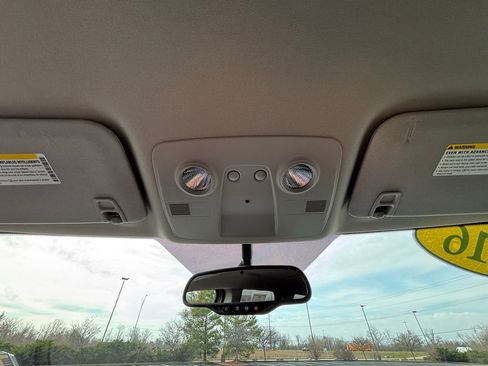 Used 2016 GMC Acadia SLE image 33