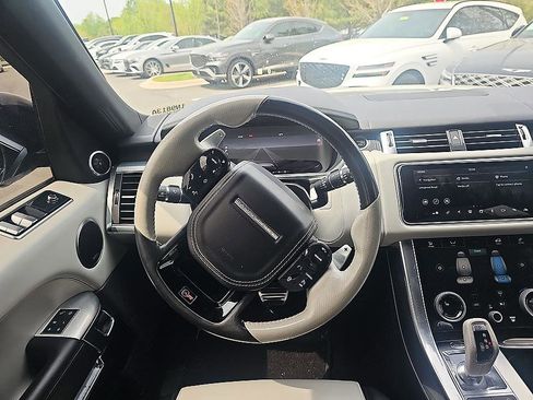 Used 2020 Land Rover Range Rover Sport SVR image 19