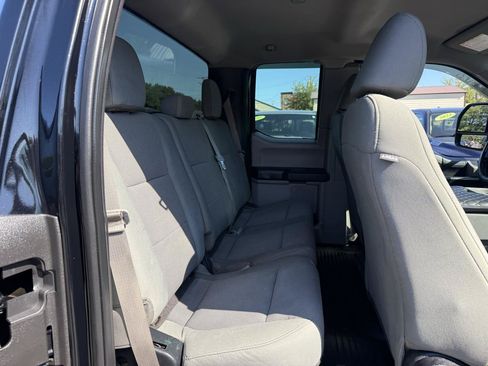 Used 2017 Ford F250 XL w/ Power Equipment Group AWD/4WD image 19