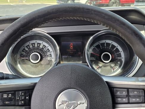 Used 2013 Ford Mustang Premium RWD image 9
