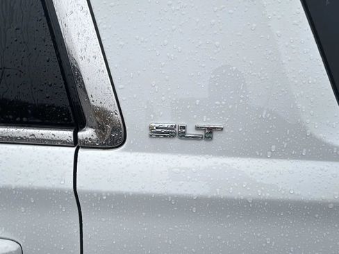 Used 2017 GMC Yukon SLT w/ Open Road Package image 11