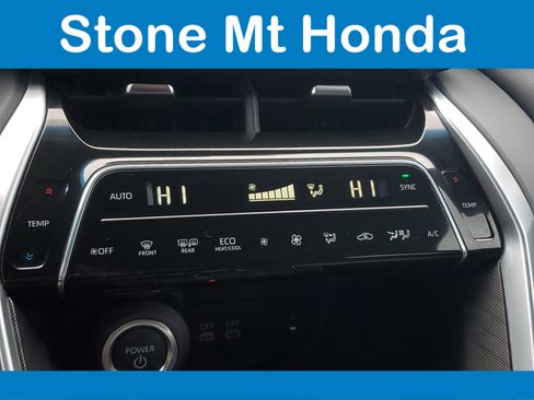 Used 2024 Toyota Venza Limited image 25