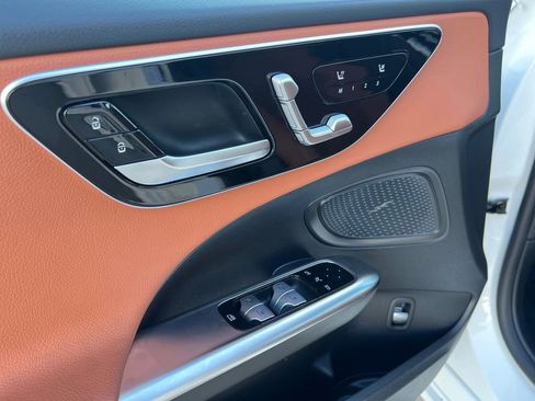 Used 2025 Mercedes-Benz C 300 Sedan image 16