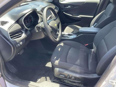Used 2025 Chevrolet Malibu LT FWD image 12