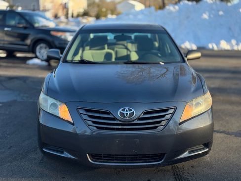 Used 2009 Toyota Camry LE image 2