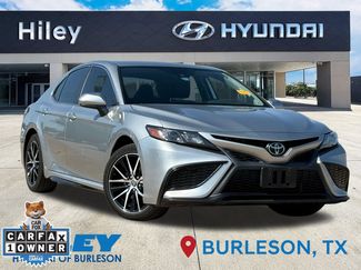 Used 2021 Toyota Camry SE FWD video 2