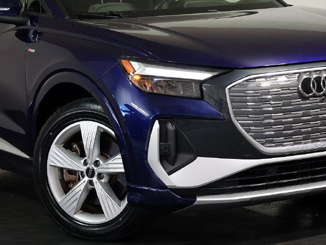 Used 2024 Audi Q4 e-tron Premium Plus w/ Premium Plus AWD/4WD image 8