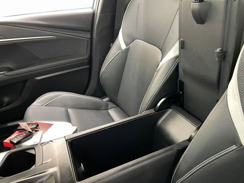 Used 2025 Toyota Camry SE image 29