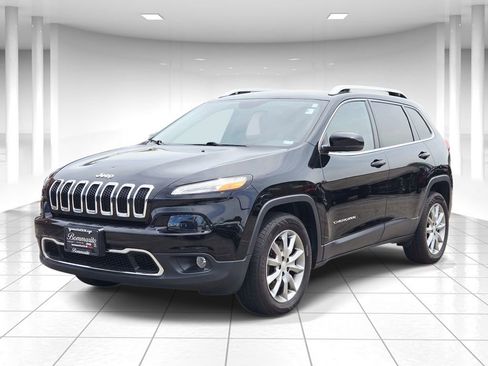Used 2018 Jeep Cherokee Limited w/ Trailer Tow Group AWD/4WD image 7