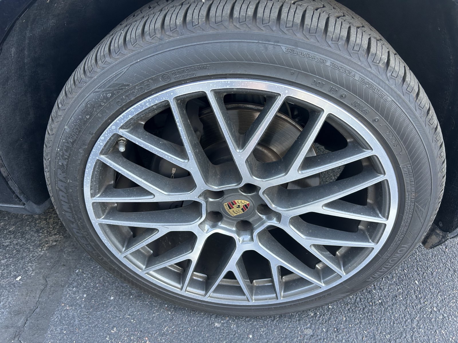 Used 2020 Porsche Macan AWD/4WD image 9