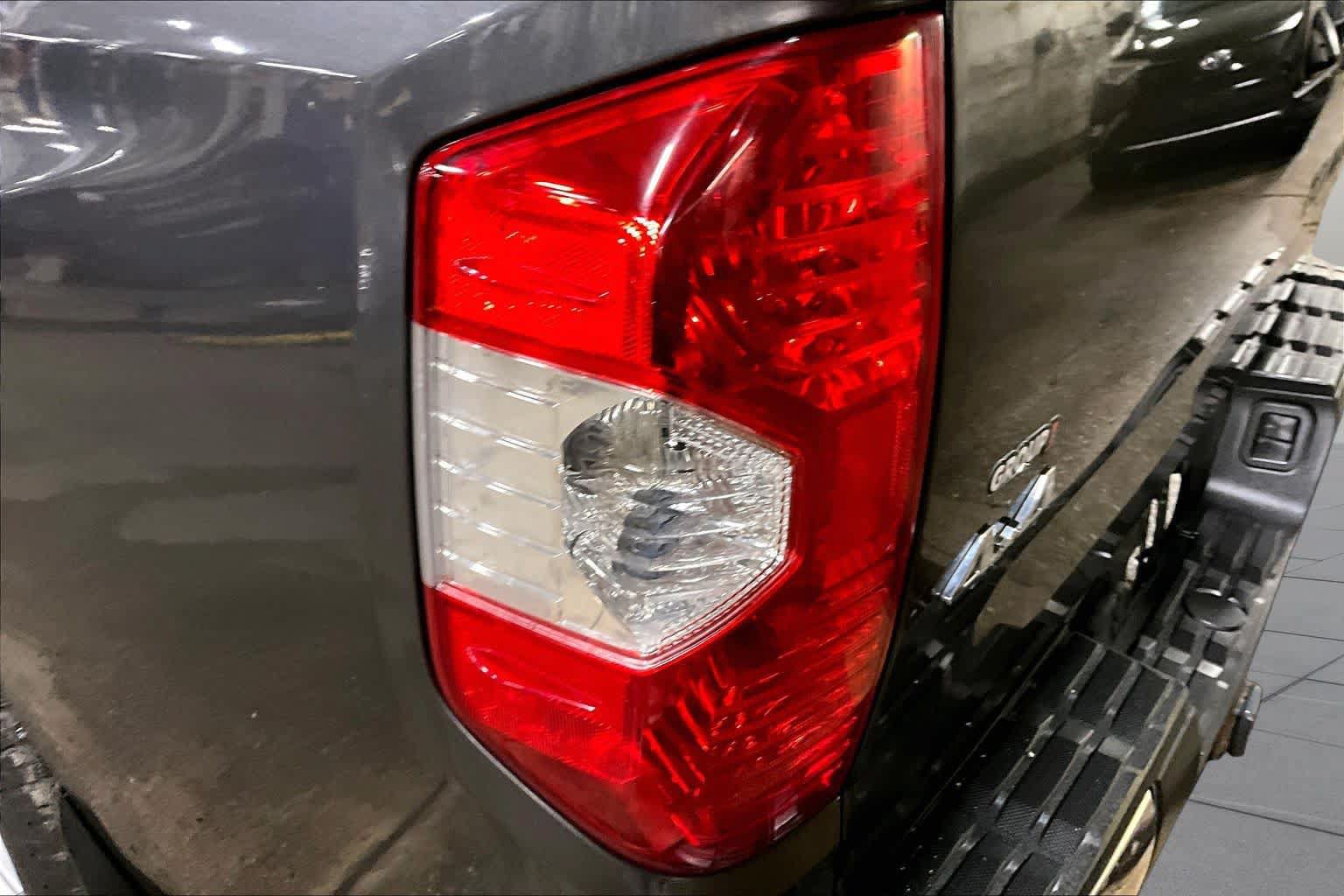 Used 2016 Toyota Tundra SR5 w/ SR5 Upgrade Package AWD/4WD image 26