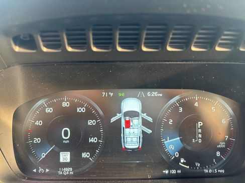 Used 2016 Volvo XC90 T6 Momentum image 30