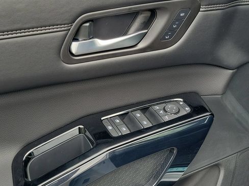 New 2026 Nissan Pathfinder Platinum FWD image 22