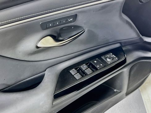 Used 2024 Lexus ES 350 w/ Premium Package FWD image 17