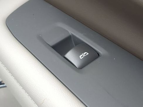 New 2026 Chevrolet Suburban Z71 w/ Comfort Package image 44