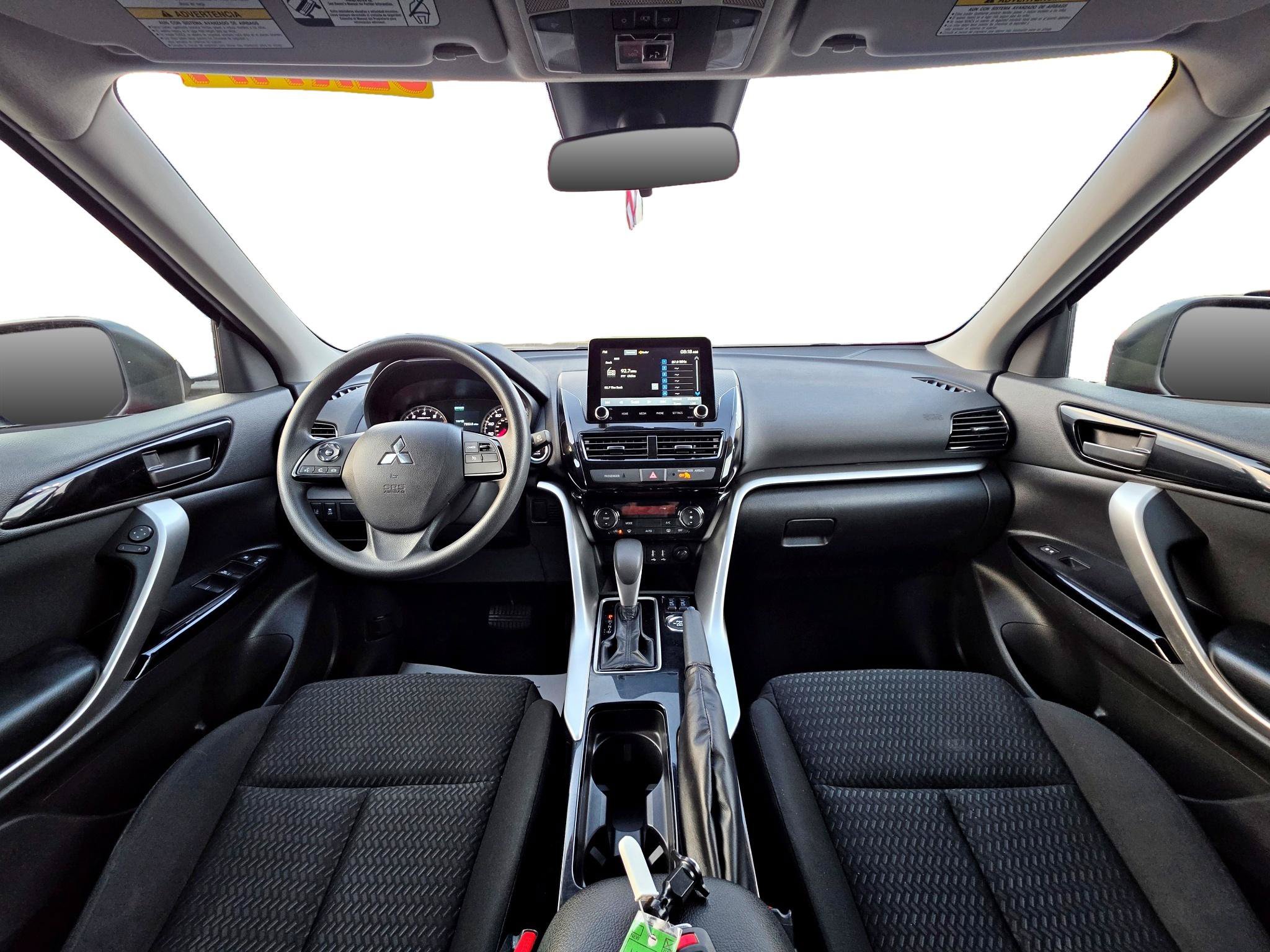 Used 2024 Mitsubishi Eclipse Cross LE AWD/4WD image 2