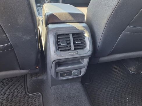 Used 2020 Volkswagen Tiguan SE R-Line image 14