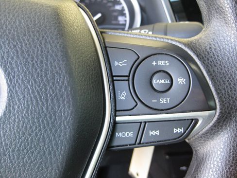 Used 2021 Toyota Camry LE image 16