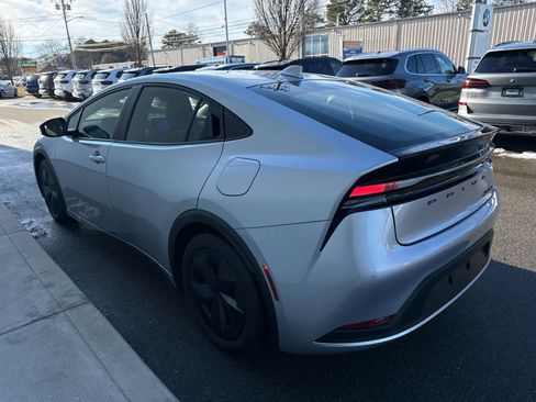 Used 2024 Toyota Prius Prime SE image 5