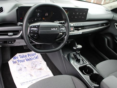 Used 2025 Kia K4 FWD image 9