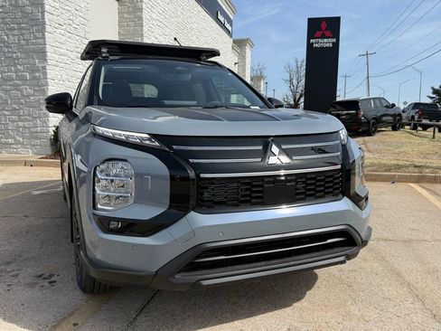New 2026 Mitsubishi Outlander Trail Edition image 3