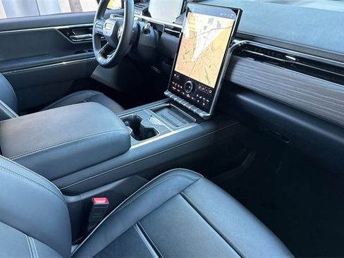 Used 2024 GMC Sierra EV Denali image 15